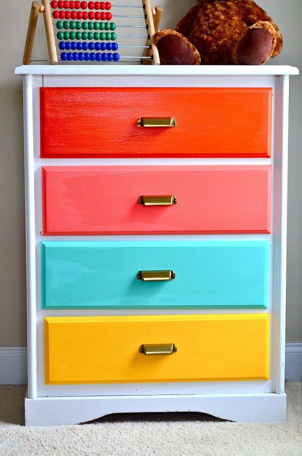Commode multicolore