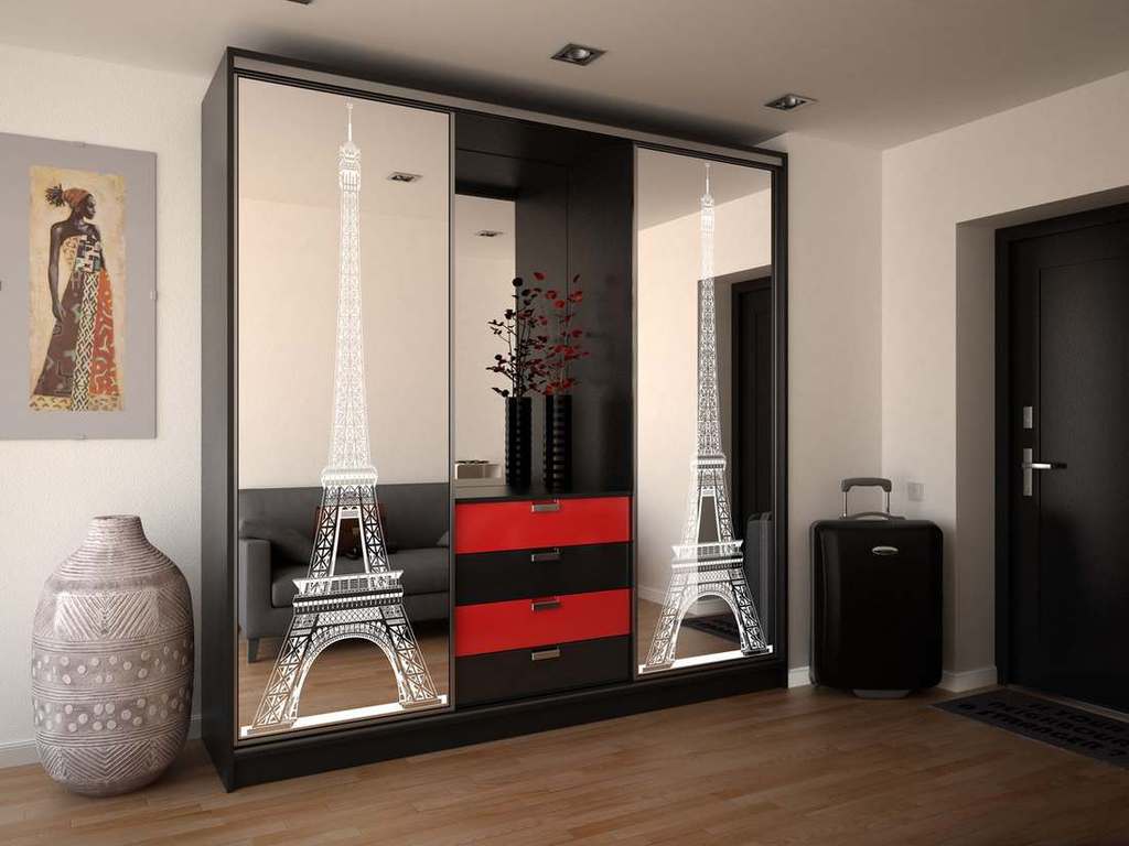 Armoire coulissante dans le hall d'entrée avec sablage