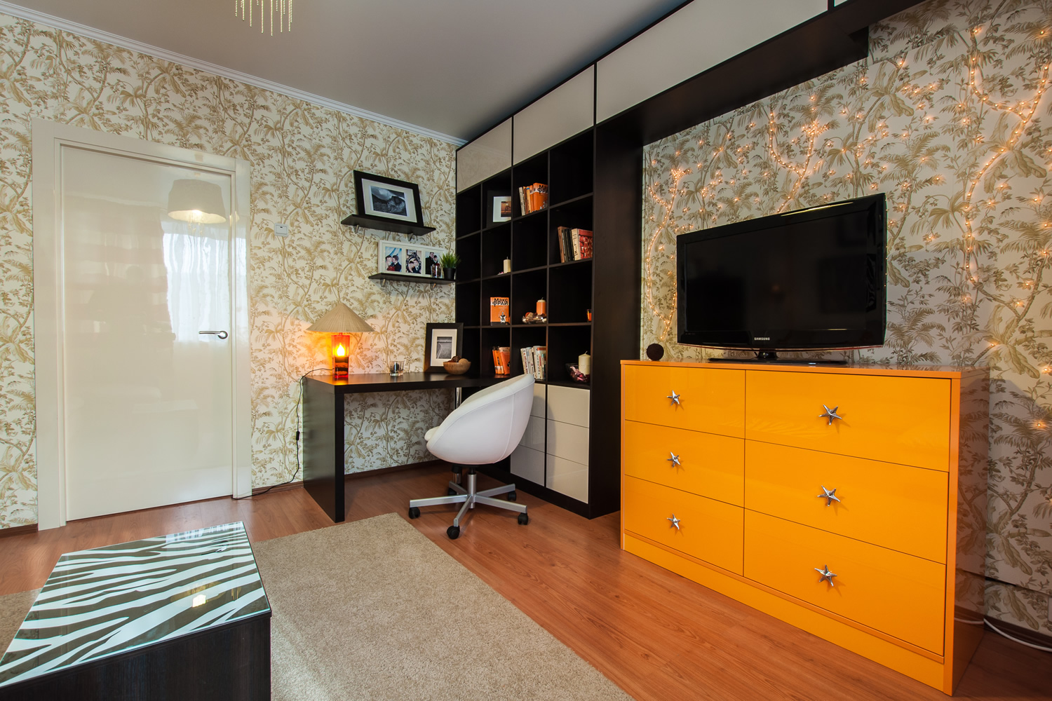 Commode jaune