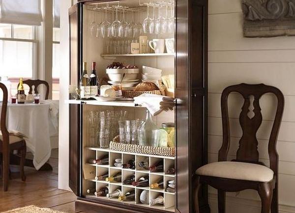Buffet pour la vaisselle dans le salon