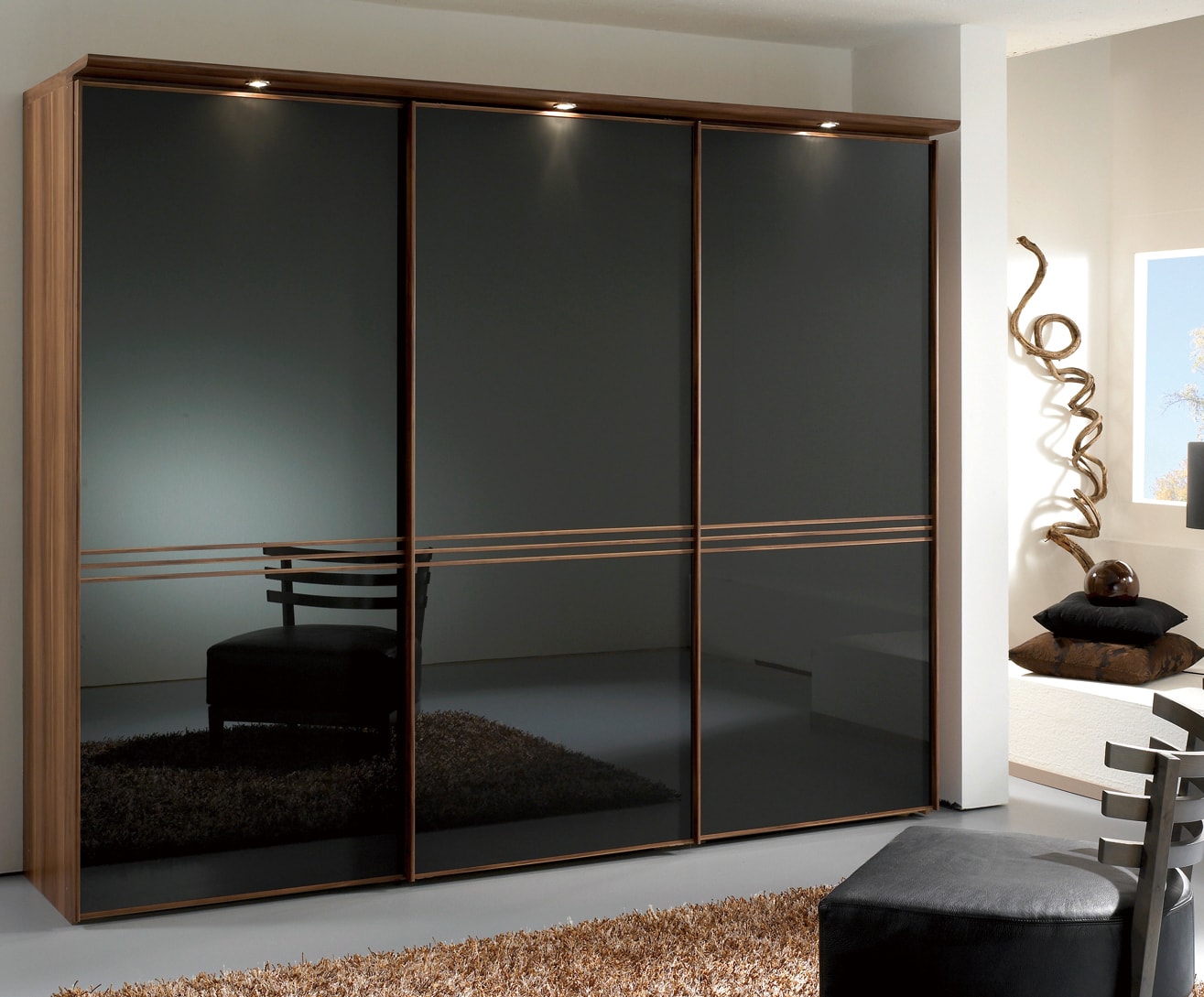 Armoire brillante