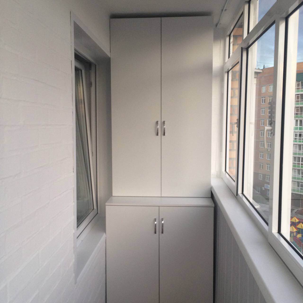 Armoire à charnière