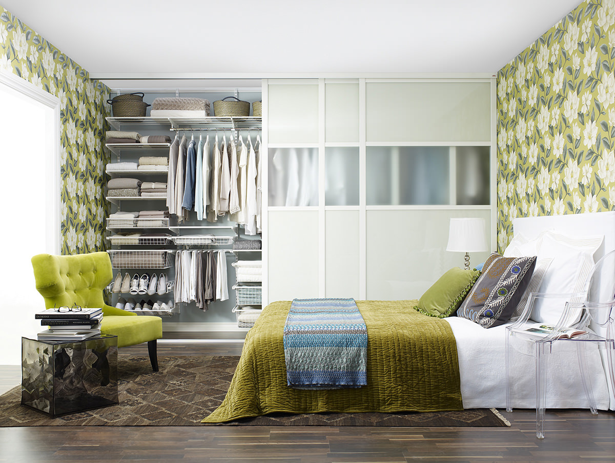 Armoire coulissante pour une chambre - caractéristiques au choix