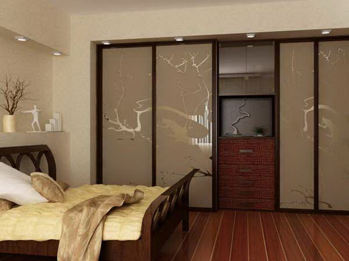 Armoire coulissante avec une place sous le téléviseur