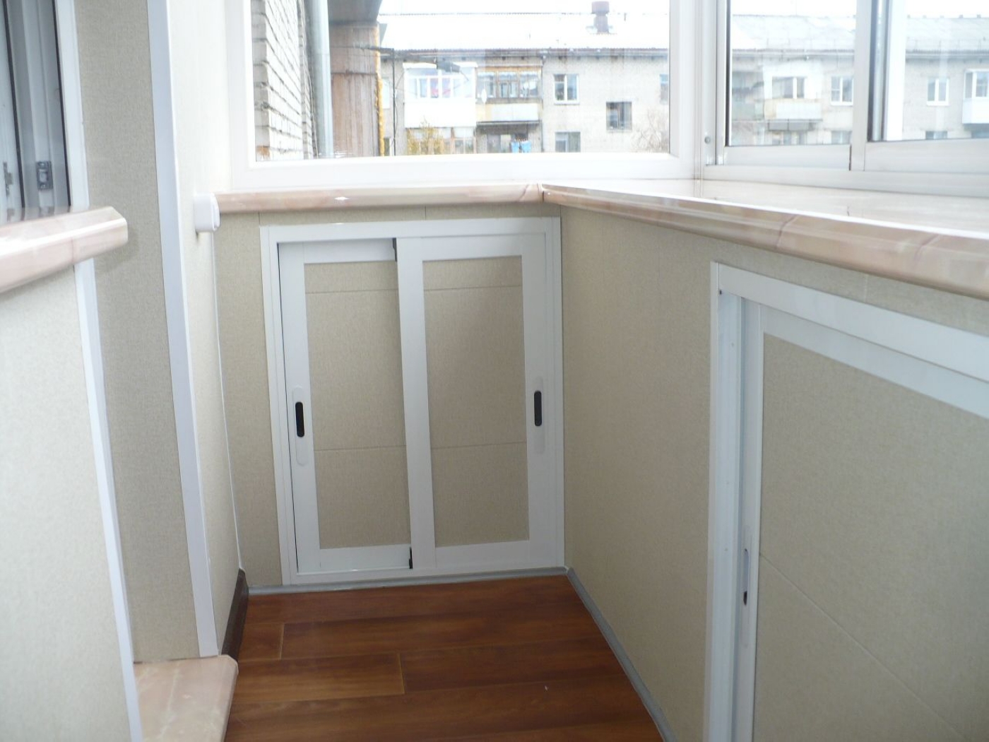 Armoire à portes coulissantes