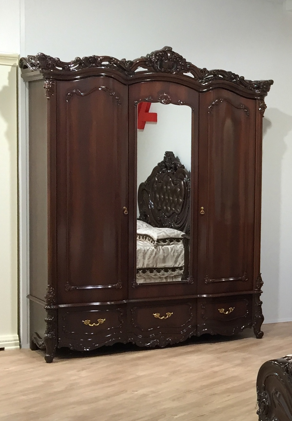 Armoire avec miroir