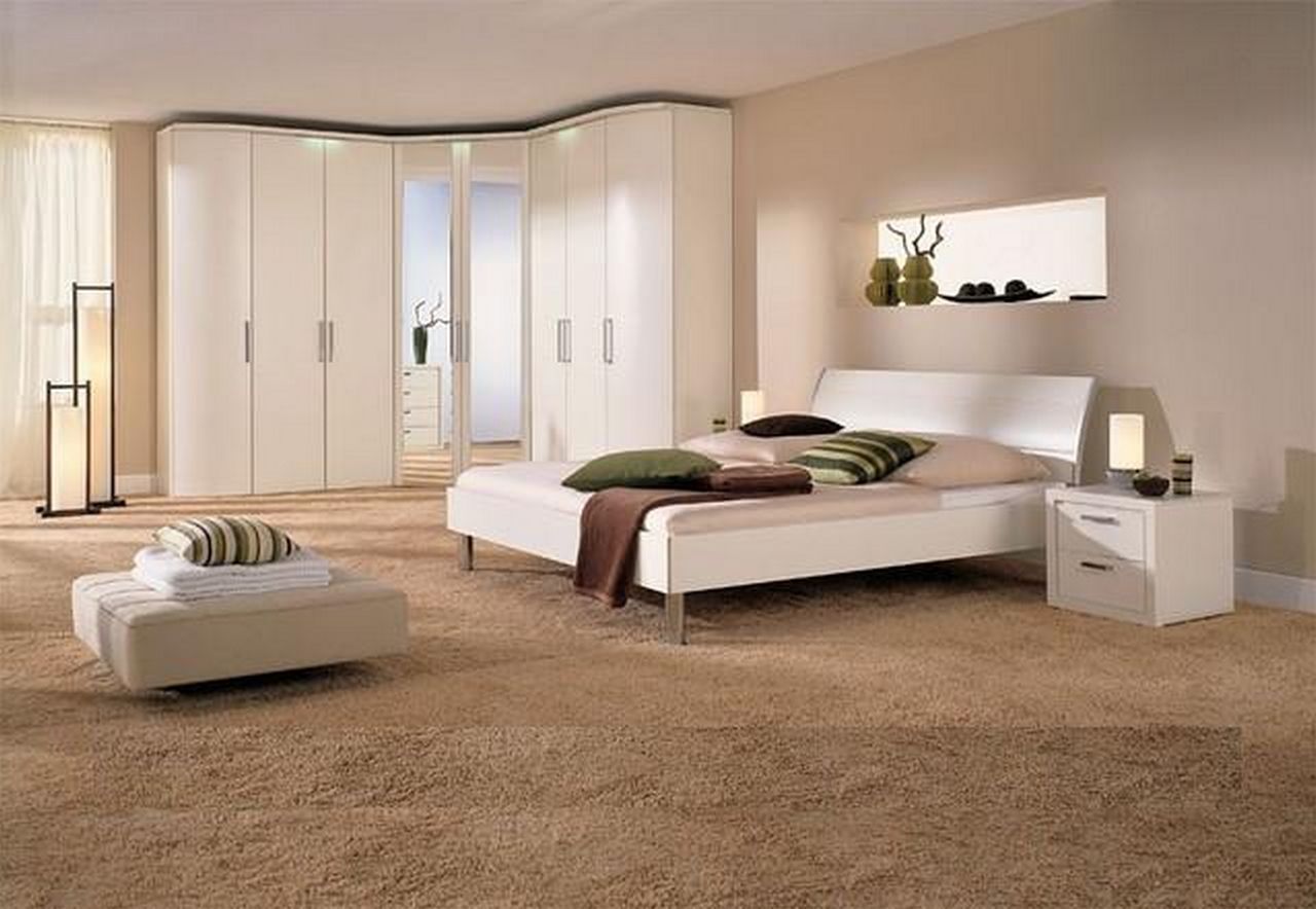 Armoire dans la conception de la chambre