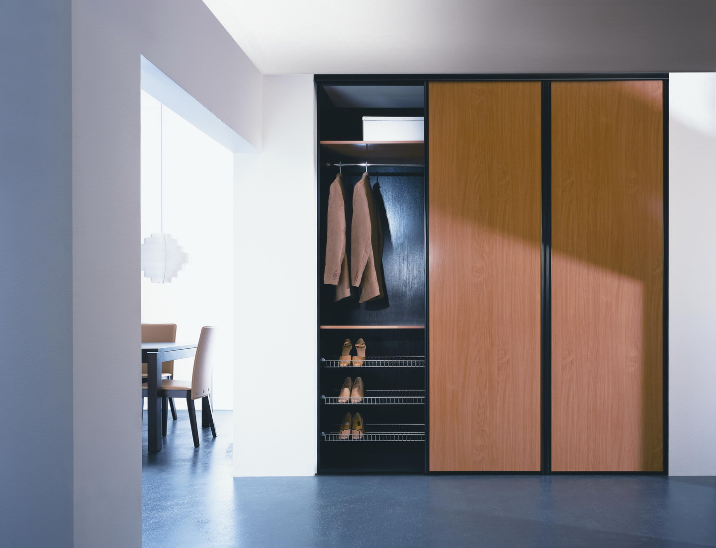 Filets à chaussures dans le placard
