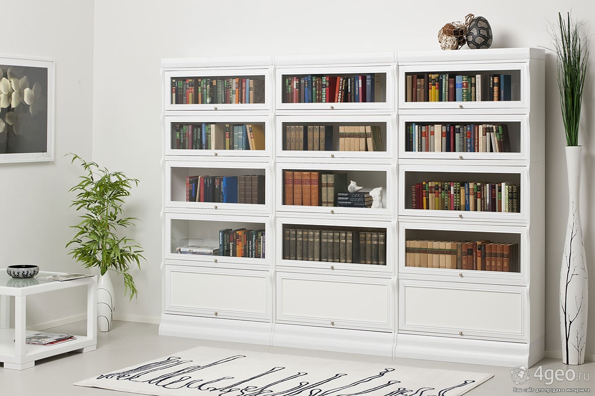 Armoire blanche spacieuse