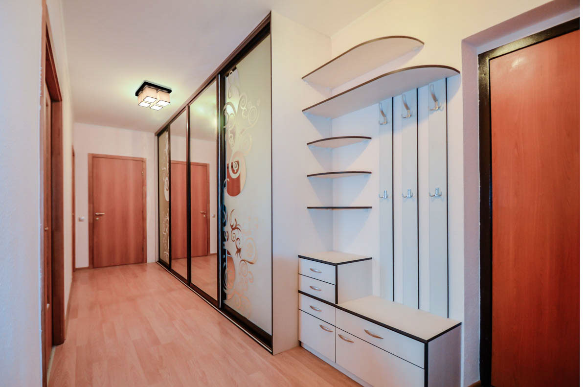 Armoire à miroir encastrée