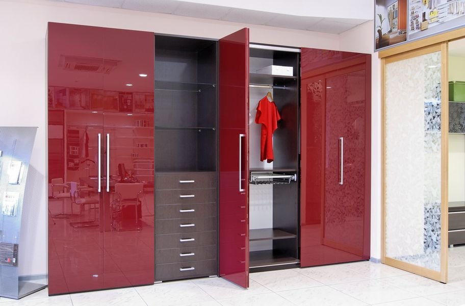 Comment remplir une armoire pivotante