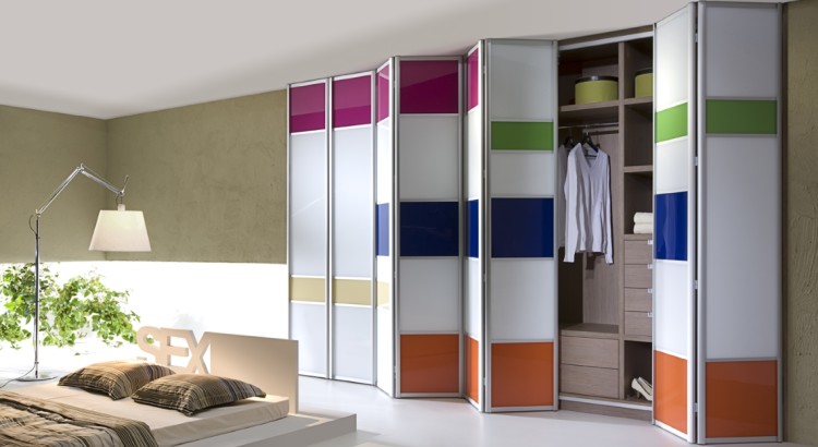 Portes accordéon pour armoire encastrée