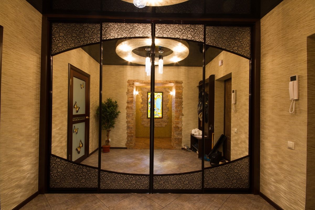 La forme de la façade miroir