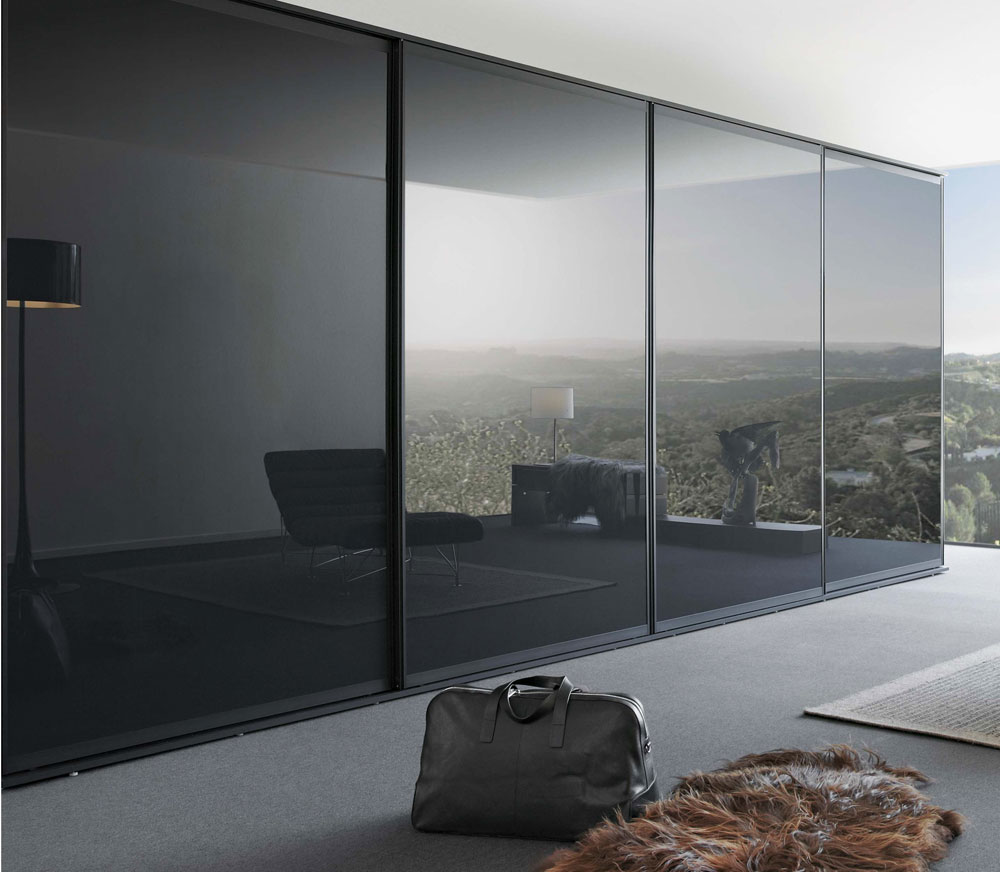 Armoire coulissante brillante en bois aggloméré