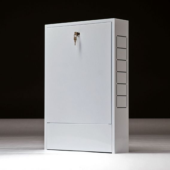 Armoire en métal
