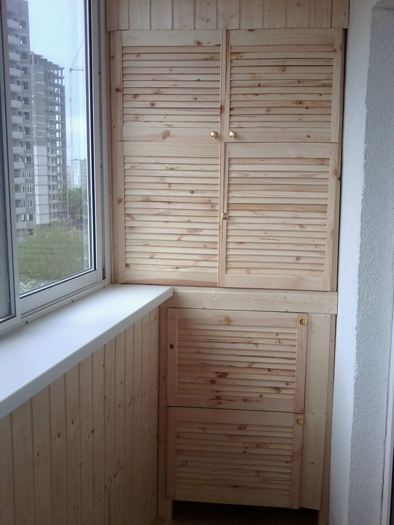 La décoration de la façade du meuble balcon