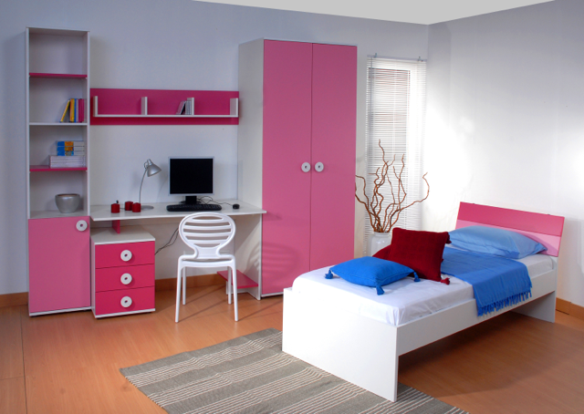 Armoire rose