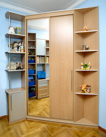 Armoire coulissante angulaire deux portes