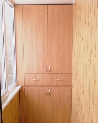 Armoire pour loggia en aggloméré
