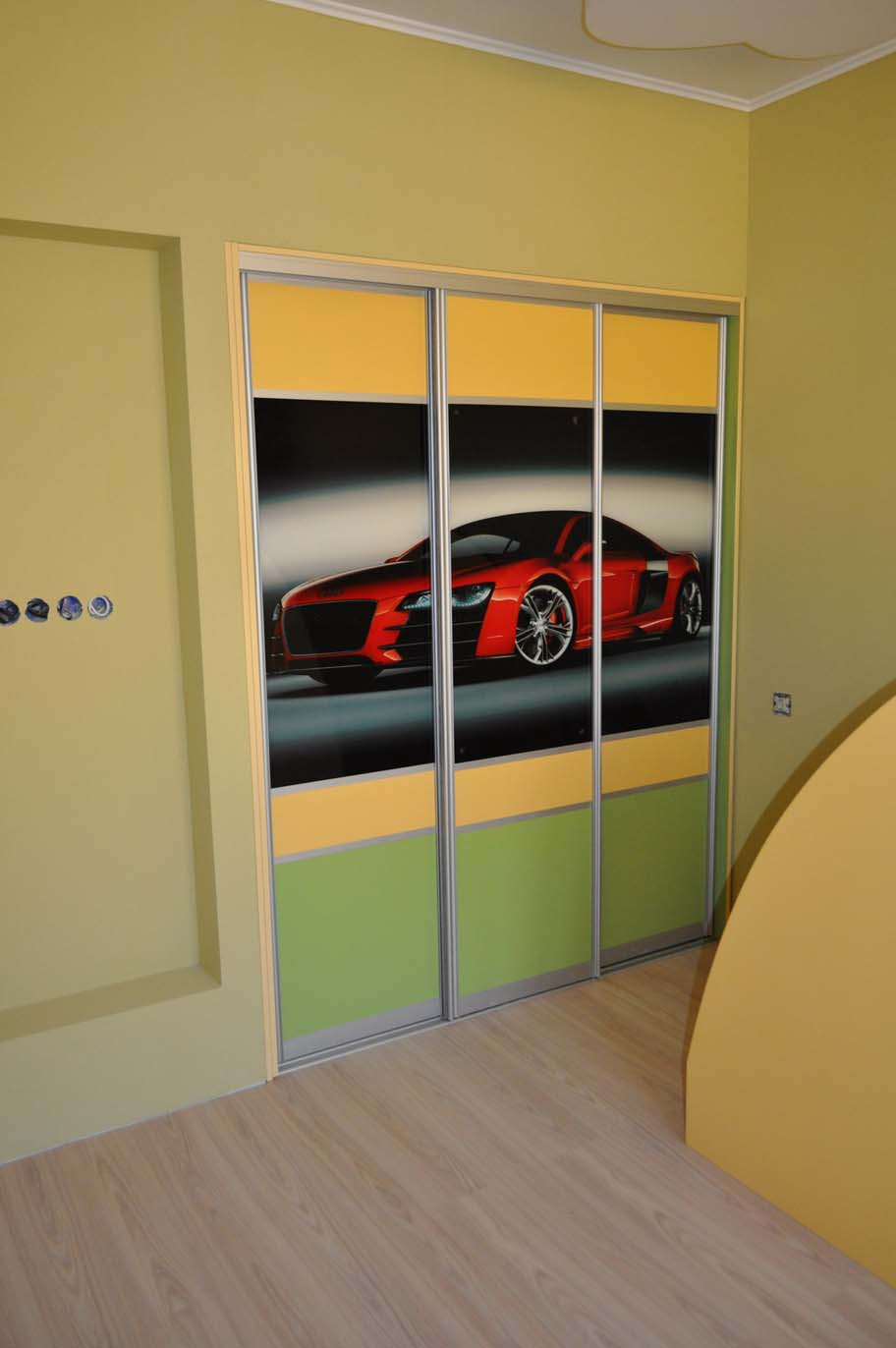 Armoire encastrée pour enfants