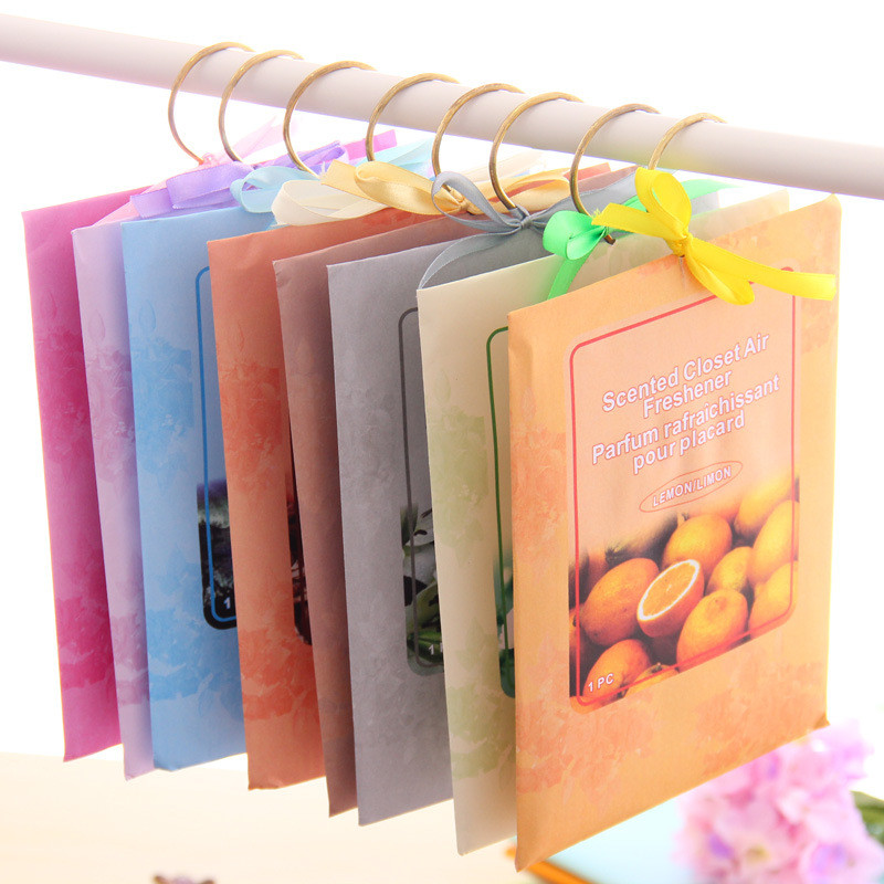 Sachets dans le placard, avec un crochet
