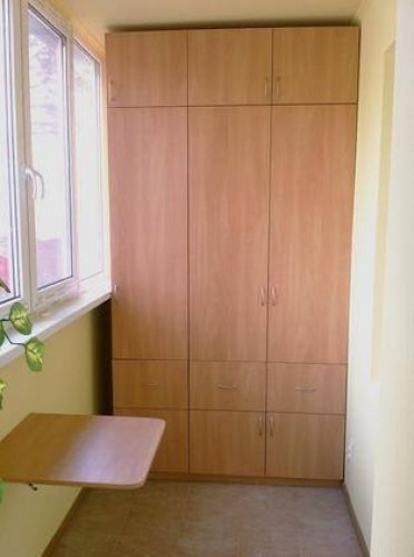 Armoire à trois portes