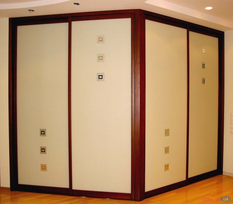 Armoire encastrée
