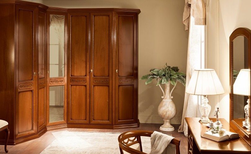 Armoire encastrée en bois