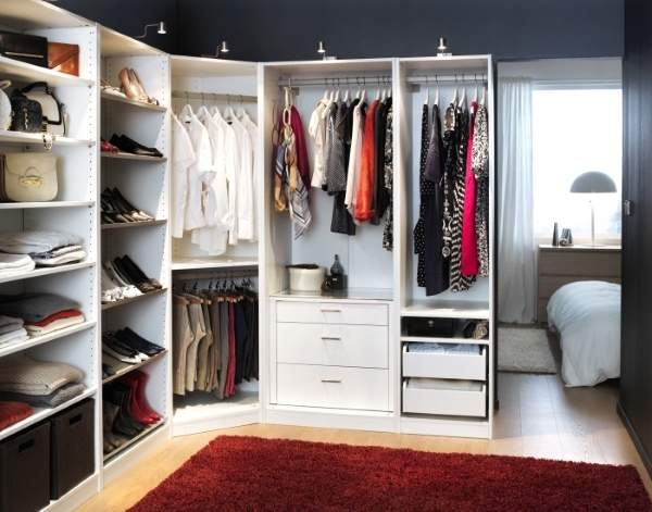 Comment remplir une armoire d'angle