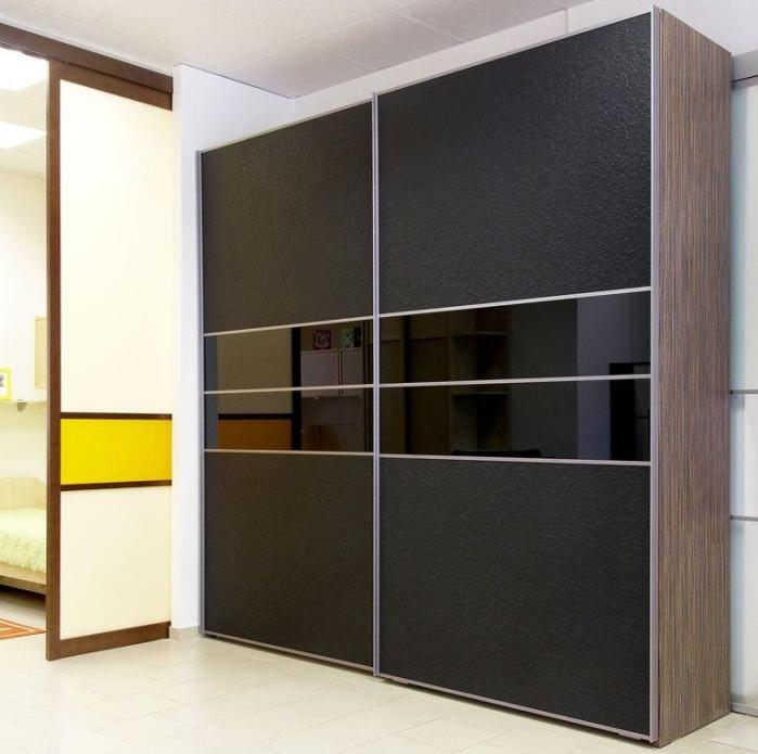 Armoire à deux ailes