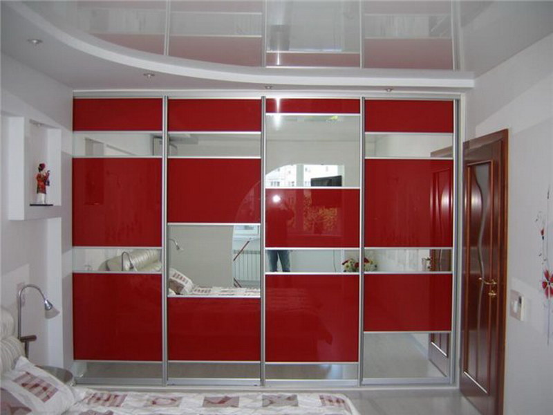 Porte coulissante armoire à l'appartement