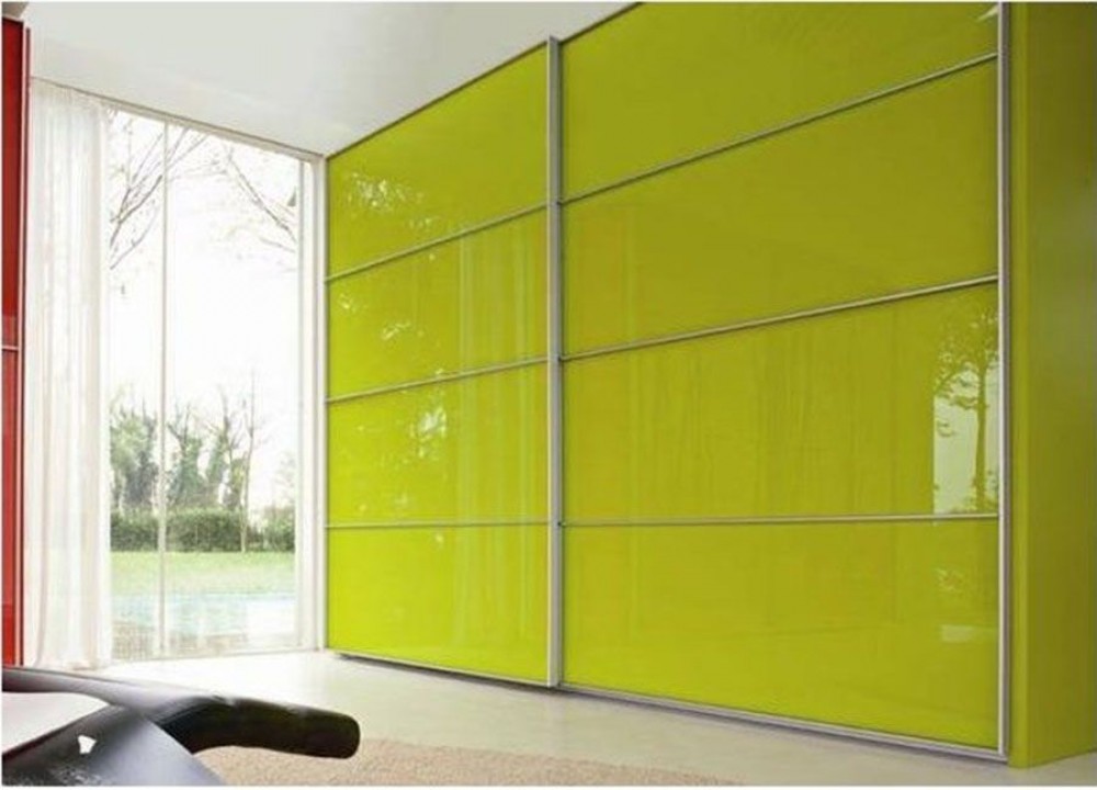 Armoire brillante