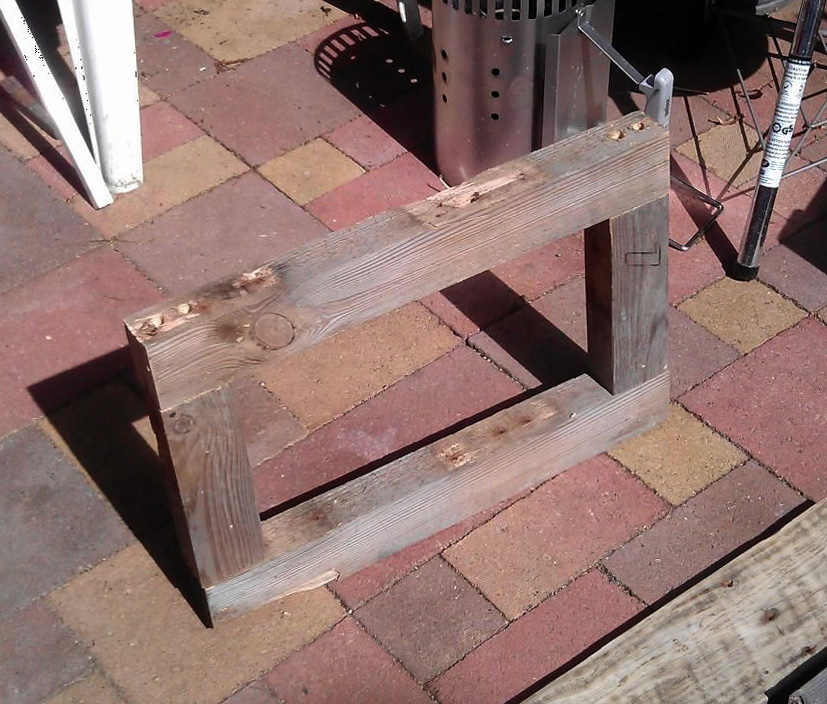 Cadre prêt pour le cadre de la table de chevet en bois