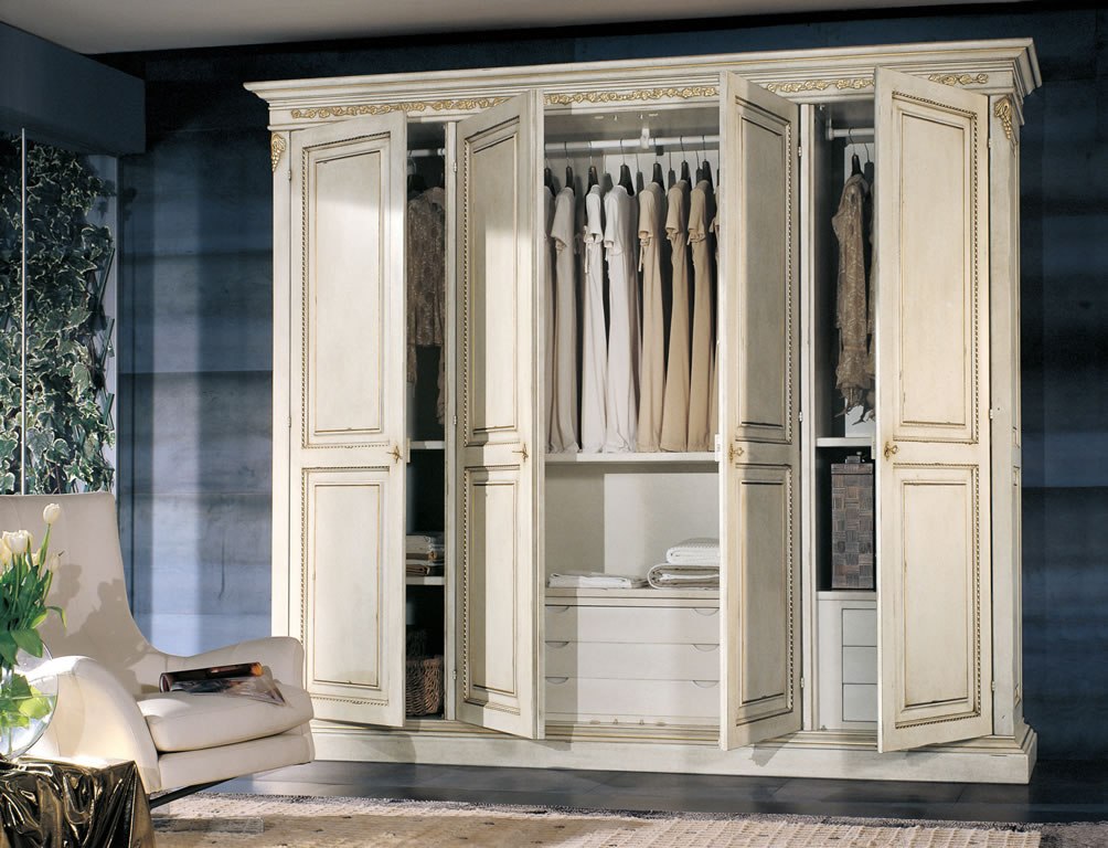 Armoire classique blanc