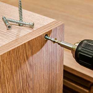 Fixations pour l'assemblage de meubles