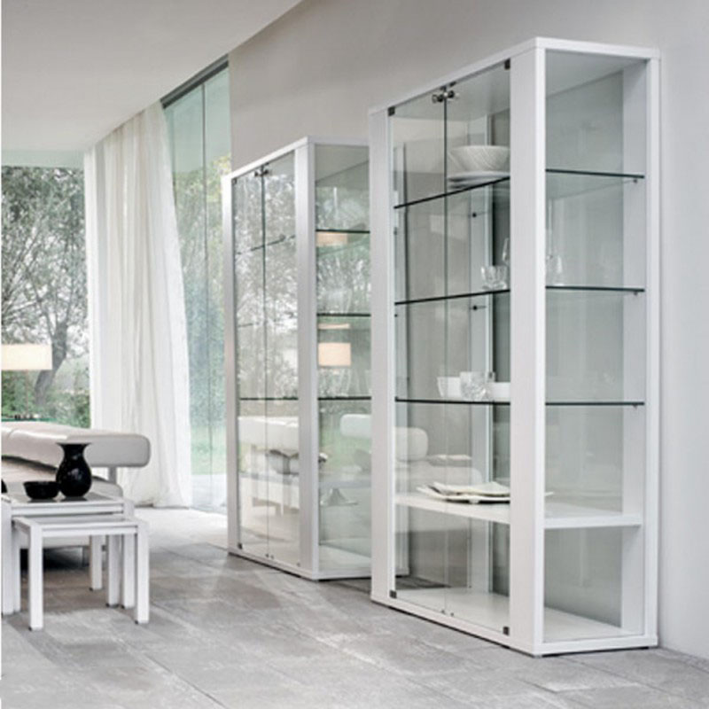 Armoire en verre plein