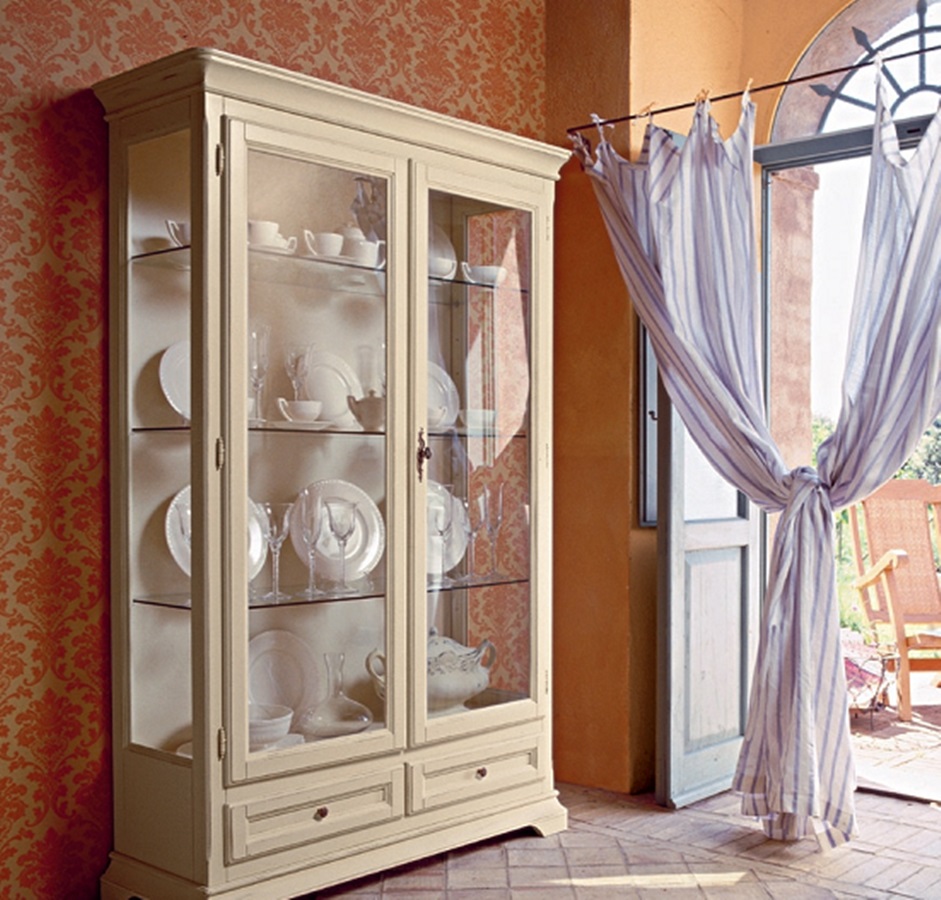 Armoire pour plats chers