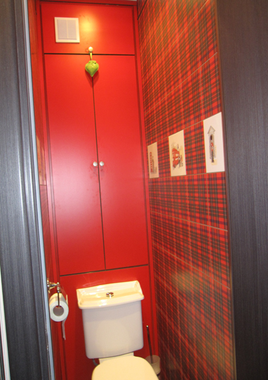 Armoire rouge