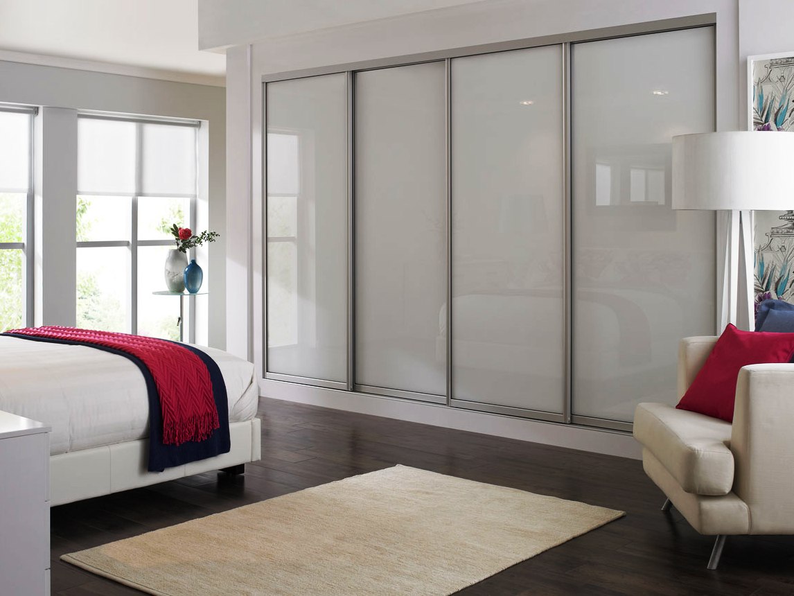 Armoire avec une façade en plastique