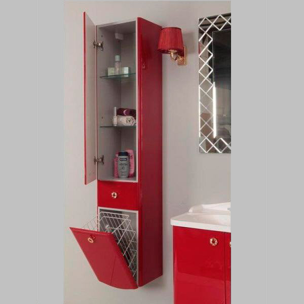 Placard dans la salle de bain