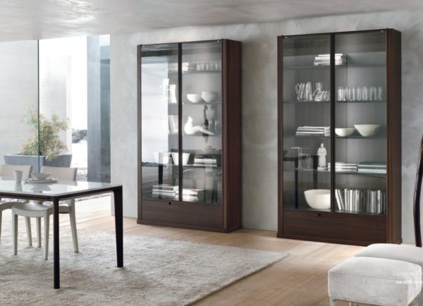 Mur avec une vitrine