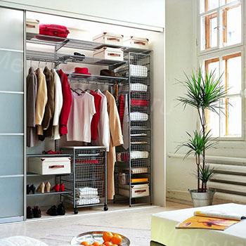 Remplissage élégant de l'armoire