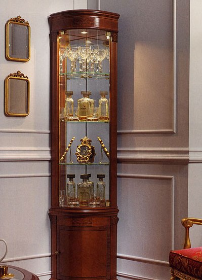 Vitrine d'angle dans le salon