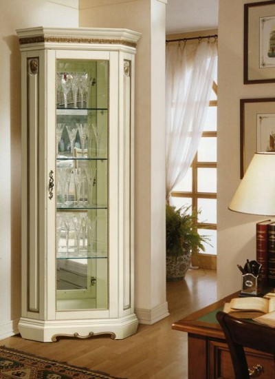 Vitrine d'angle