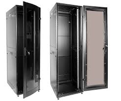 Armoire de télécommunication universelle