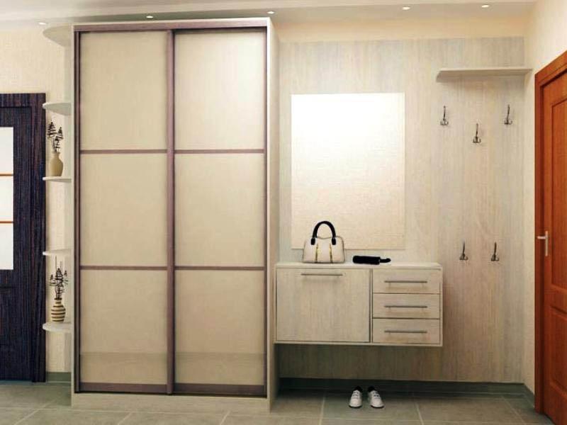 Armoire lumineuse étroite