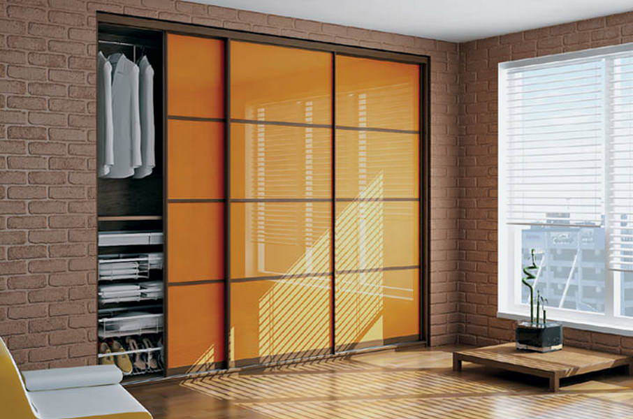 Armoire étroite intégrée