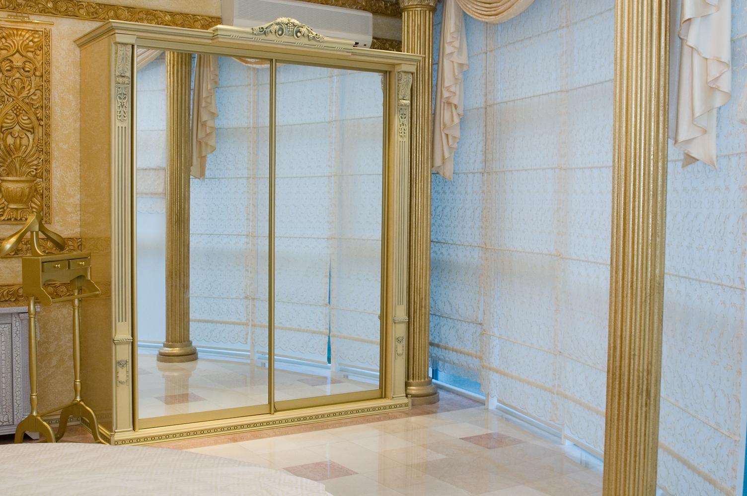 Armoire à miroir