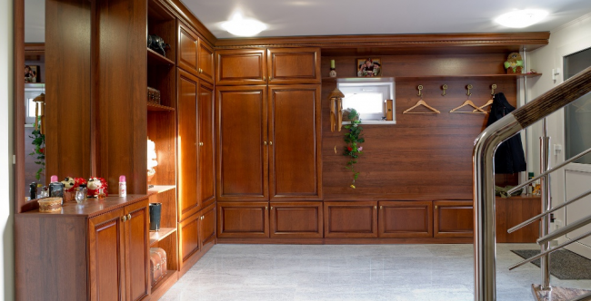 Armoire en bois
