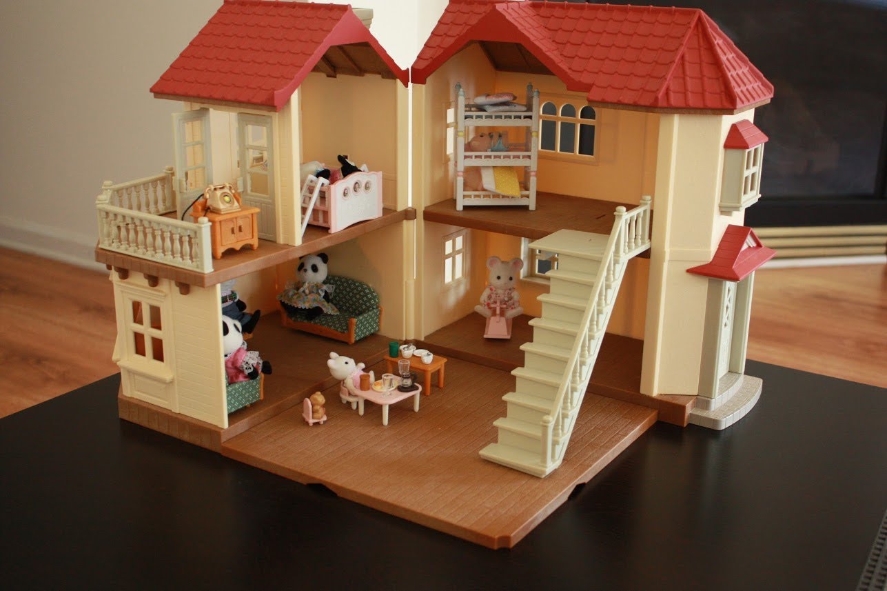 Maison de bébé à deux étages